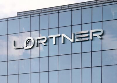 Логотип та паспорт логотипу для компанії Лортнер